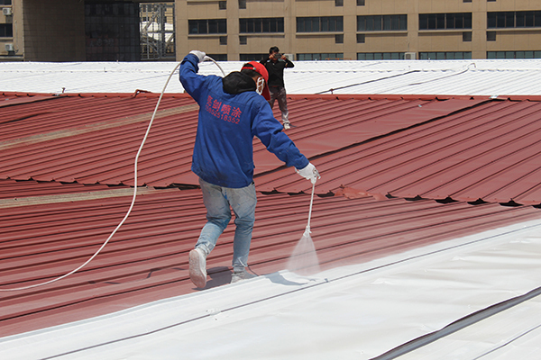 為何要定期對彩鋼瓦屋面翻新？